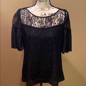 White‎ House Black Market Black lace detail top S